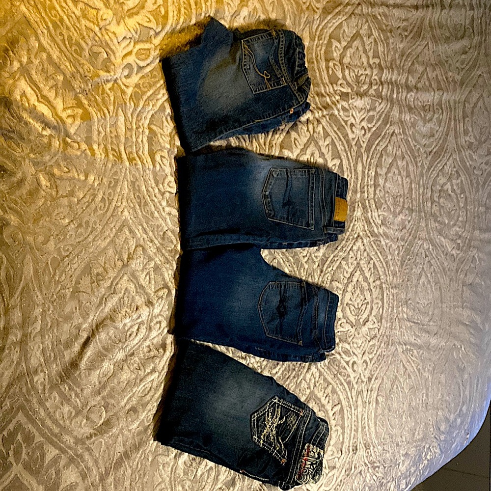 Hydraulics size 0, American Eagle size 0, Mudd size 1, Est.89 Place size 8